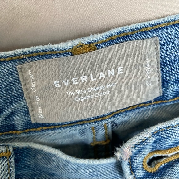 Everlane The ‘90s Cheeky Jean in Light Vintage Wash - Picture 7 of 11